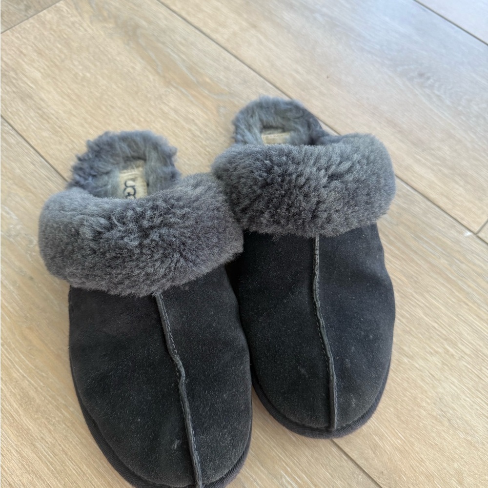 U Shearling Slippers